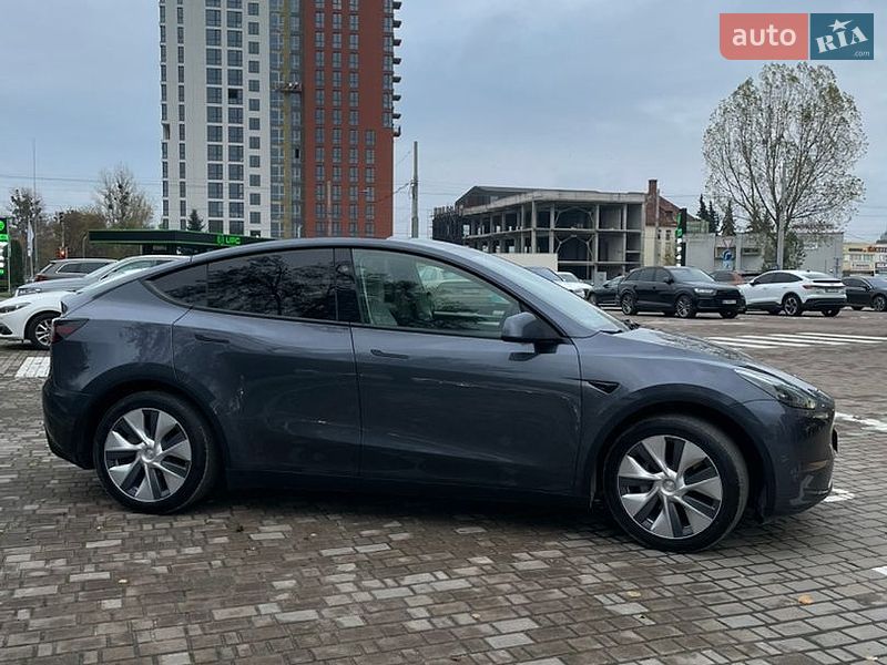 Позашляховик / Кросовер Tesla Model Y 2023 в Львові фото 4 Позашляховик / Кросовер Tesla Model Y 2023 в Львові