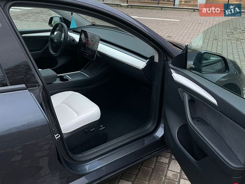 Позашляховик / Кросовер Tesla Model Y 2023 в Львові фото 27 Позашляховик / Кросовер Tesla Model Y 2023 в Львові