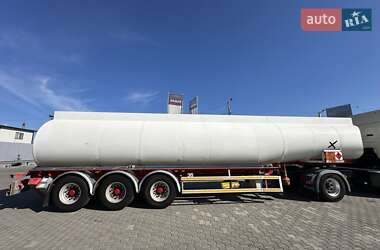 Цистерна полуприцеп Thompson Carmichael PT44/3 2001 в 