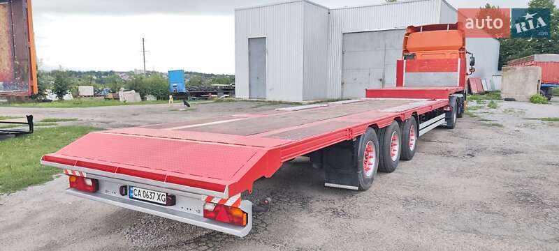 Низкорамна платформа Tirsan XS 2004 в Умані