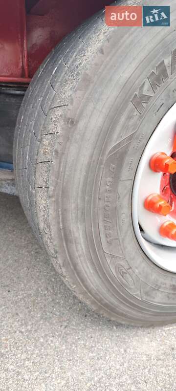 Низкорамна платформа Tirsan XS 2004 в Умані