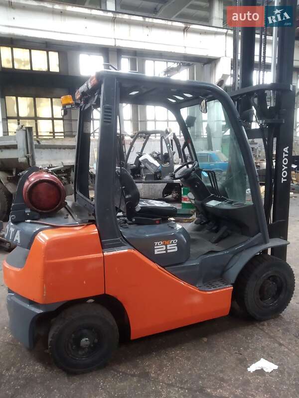 Вилочний навантажувач Toyota 02-2FG25 2008 в Києві фото 8 Вилочний навантажувач Toyota 02-2FG25 2008 в Києві