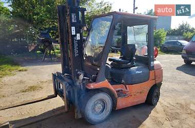 Вилочный погрузчик Toyota 02-2FG25 2005 в Виннице