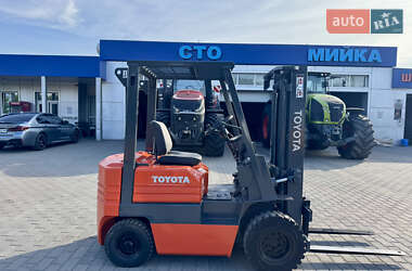 Вилочный погрузчик Toyota 02-5FD15 1998 в 