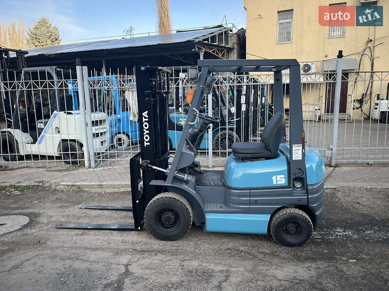 Toyota 02-6FDF15 1997 Toyota 02-6FDF15 1997