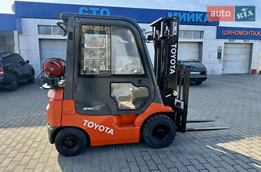 Вилочный погрузчик Toyota 02-7-FGF-15 2005 в Радомышле