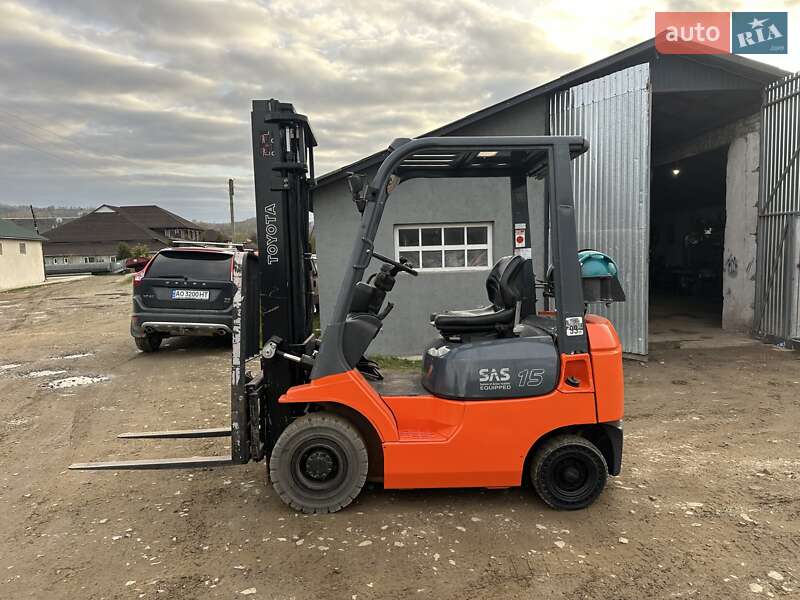 Toyota 02-7-FGF-15 2006