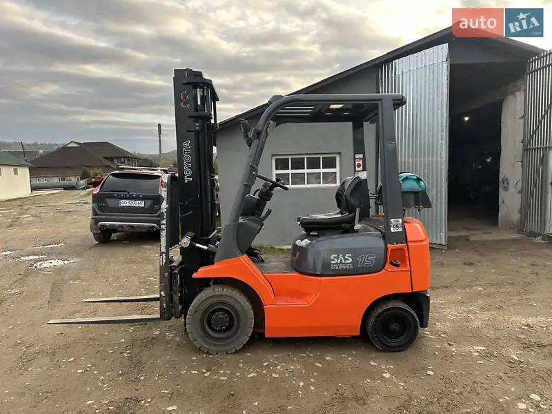 Toyota 02-7-FGF-15 2006