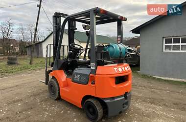 Вилочный погрузчик Toyota 02-7-FGF-15 2006 в Тячеве