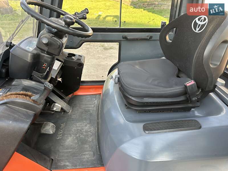Вездеход Toyota 02-7FDF25 2006 в Тячеве