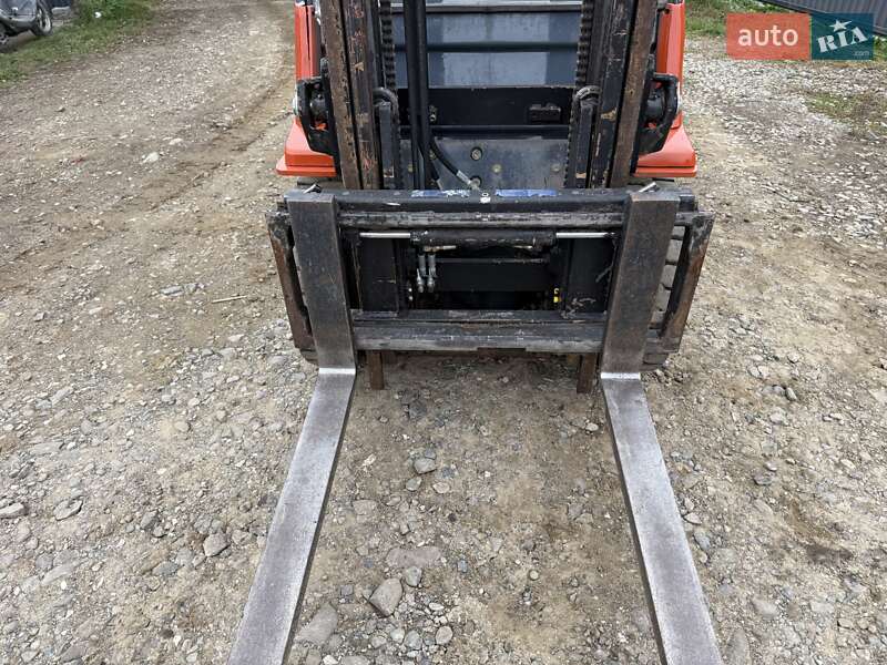 Вилочний навантажувач Toyota 02-7FDF25 2004 в Тячеві