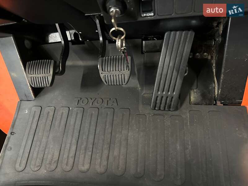 Вилочний навантажувач Toyota 02-7FGF30 2006 в Києві фото 2 Вилочний навантажувач Toyota 02-7FGF30 2006 в Києві