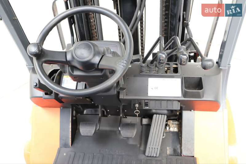 Вилочний навантажувач Toyota 02-7FGF30 2006 в Києві фото 22 Вилочний навантажувач Toyota 02-7FGF30 2006 в Києві