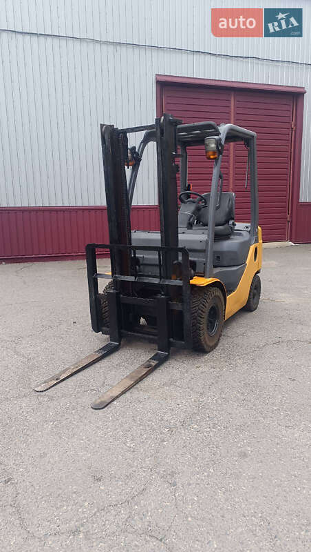 Вилочный погрузчик Toyota 02-8FDF15 2016 в Черкассах