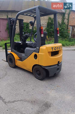 Вилочный погрузчик Toyota 02-8FDF15 2016 в 