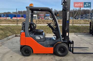 Вилочный погрузчик Toyota 02-8FDF15 2011 в Пустомытах