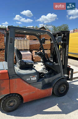 Вилочный погрузчик Toyota 02-8FDF18 2011 в Переяславе