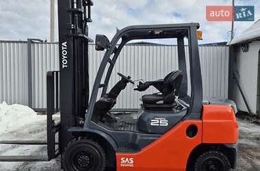 Вилочний навантажувач Toyota 02-8FDF 2014 в Пустомитах