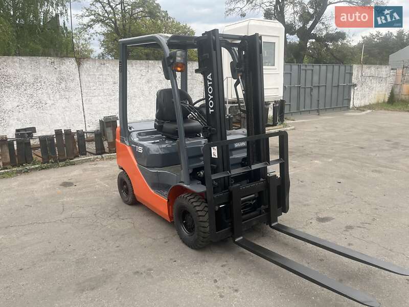 Вилочный погрузчик Toyota 02-8FGF15 2008 в Киеве