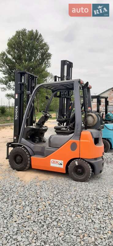 Вилочный погрузчик Toyota 02-8FGF15 2011 в Радехове