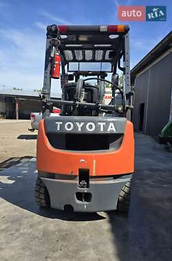 Вилочный погрузчик Toyota 02-8FGF15 2019 в 