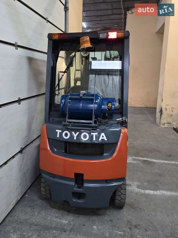 Вилочный погрузчик Toyota 02-8FGF15 2019 в Киеве