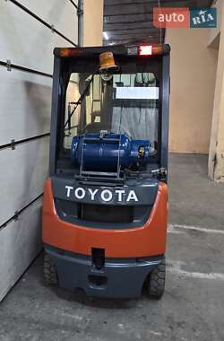 Вилочный погрузчик Toyota 02-8FGF15 2019 в 