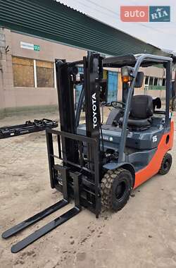 Вилочный погрузчик Toyota 02-8FGF15 2013 в 
