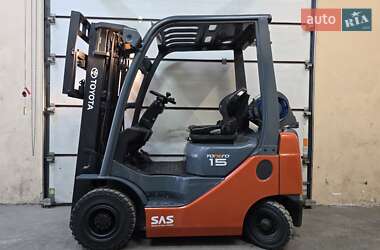 Вилочный погрузчик Toyota 02-8FGF15 2016 в Киеве