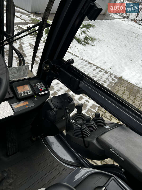 Вилочний навантажувач Toyota 02-8FGF15 2018 в Києві