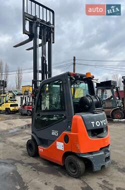 Вилочный погрузчик Toyota 02-8FGF20 2017 в Киеве