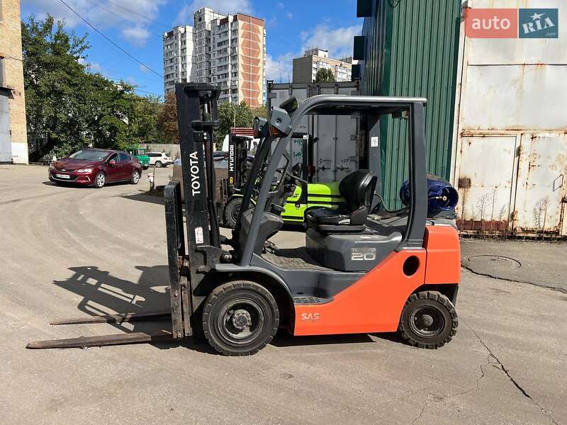 Вилочний навантажувач Toyota 02-8FGF20 2015 в Києві