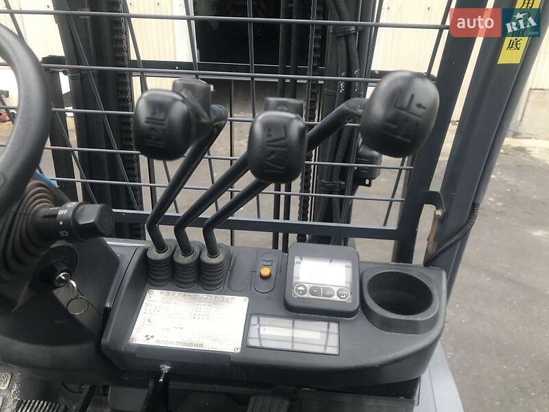 Вилочный погрузчик Toyota 02-8FGF20 2012 в Киеве