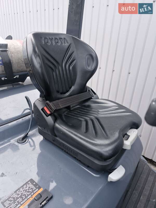 Вилочный погрузчик Toyota 02-8FGF20 2016 в Киеве фото 3 Вилочный погрузчик Toyota 02-8FGF20 2016 в Киеве