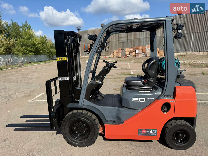 Вилочный погрузчик Toyota 02-8FGF20 2020 в Кривом Роге