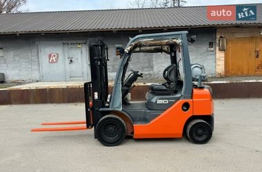 Вилочный погрузчик Toyota 02-8FGF20 2017 в Виннице