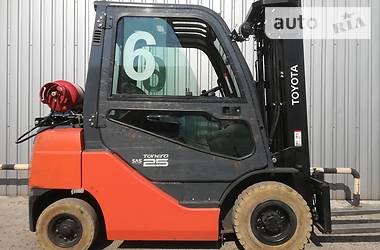 Вилочний навантажувач Toyota 02-8FGF25 2015 в Києві