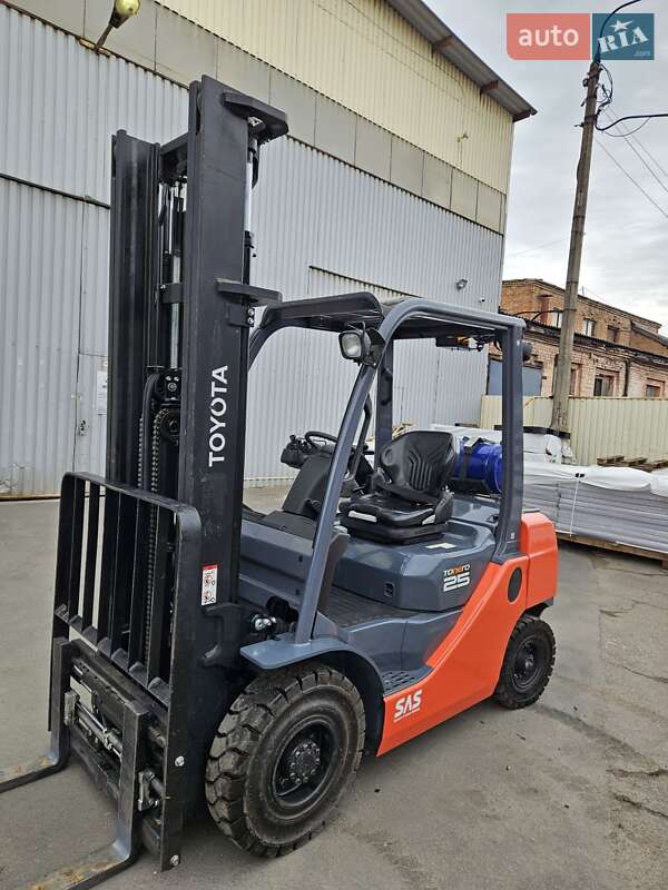 Вилочный погрузчик Toyota 02-8FGF25 2016 в Киеве фото 7 Вилочный погрузчик Toyota 02-8FGF25 2016 в Киеве