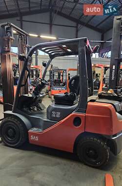 Вилочный погрузчик Toyota 02-8FGF25 2014 в 