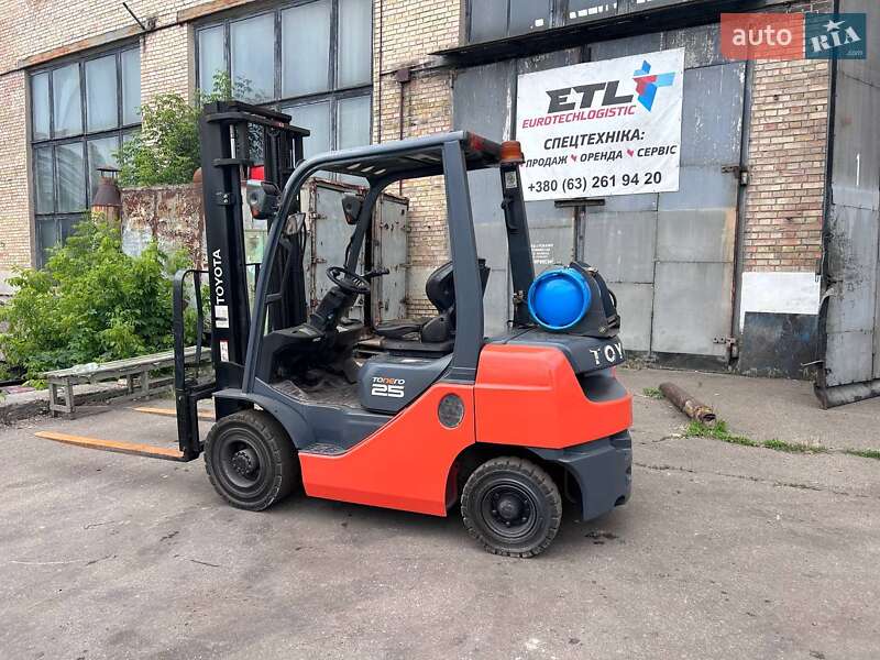 Вилочний навантажувач Toyota 02-8FGF25 2019 в Києві