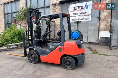 Вилочний навантажувач Toyota 02-8FGF25 2019 в  фото 3 Вилочний навантажувач Toyota 02-8FGF25 2019 в