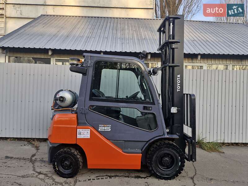 Toyota 02-8FGF25 2016