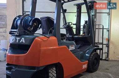 Вилочний навантажувач Toyota 02-8FGF25 2015 в Києві