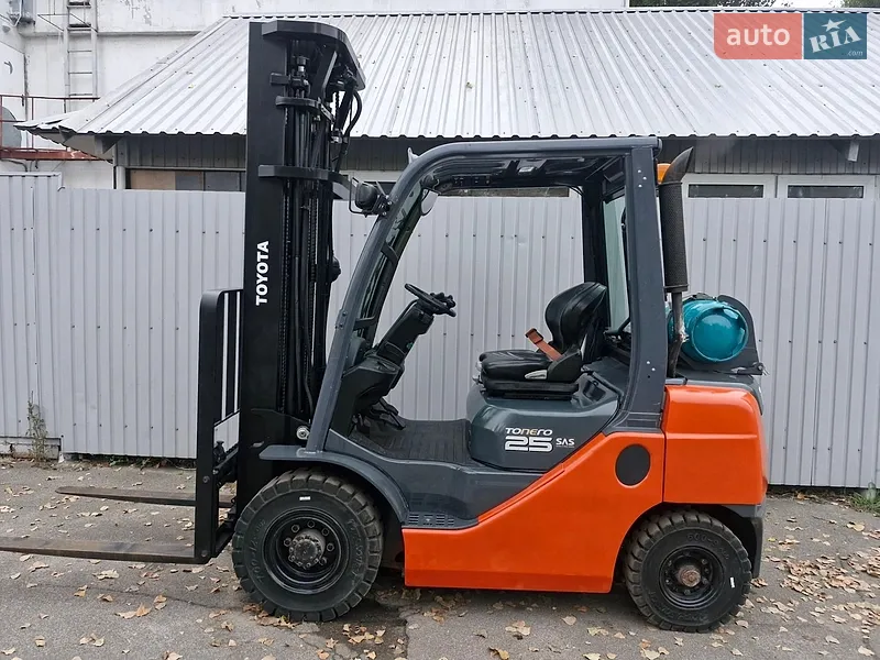 Toyota 02-8FGF25 2010