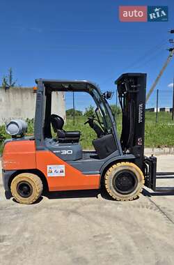 Вилочный погрузчик Toyota 02-8FGF30 2008 в Пустомытах
