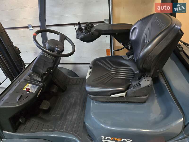 Вилочный погрузчик Toyota 02-8FGF30 2008 в Киеве