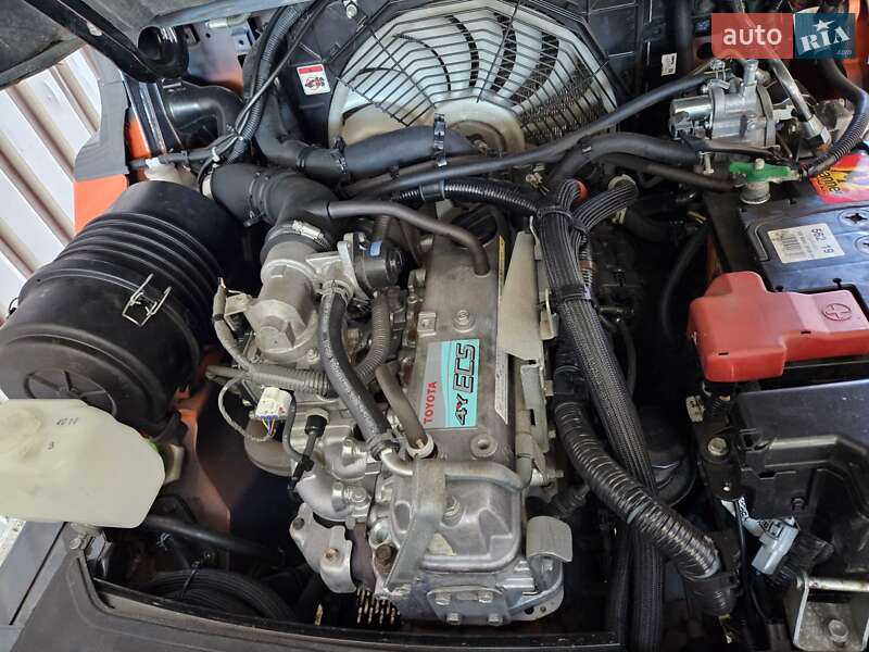 Вилочный погрузчик Toyota 02-8FGF30 2019 в Киеве