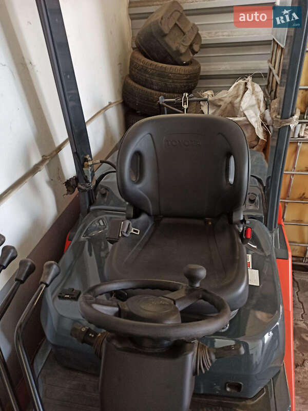 Вилочный погрузчик Toyota 02-8FGF30 2022 в Киеве