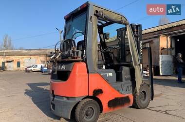 Вилочный погрузчик Toyota 32-8FG18 2016 в 