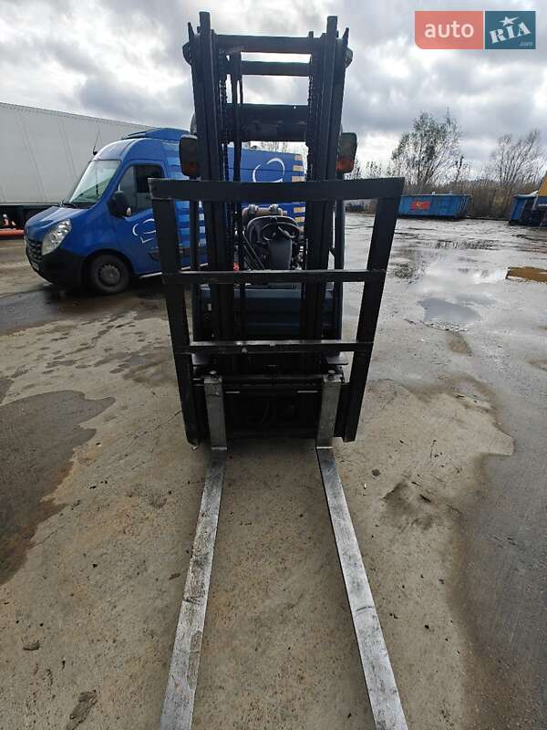 Вилочный погрузчик Toyota 32-8FG18 2010 в Киеве